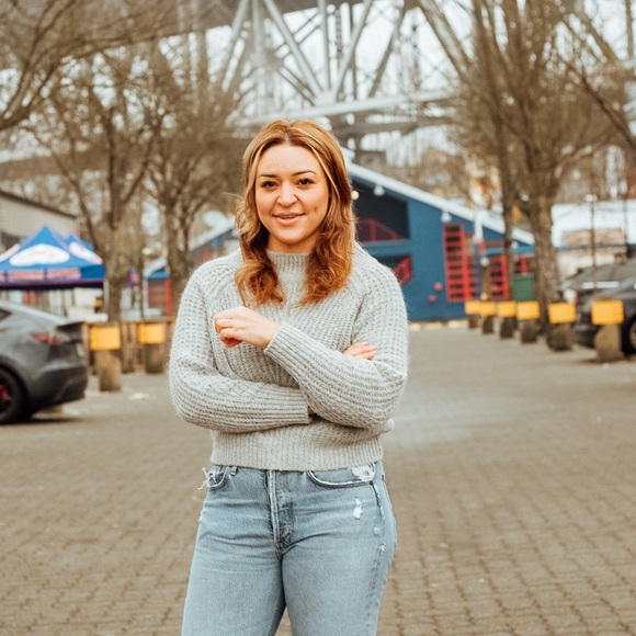 Chunky crewknit pullover sweater - Picture 2 of 5